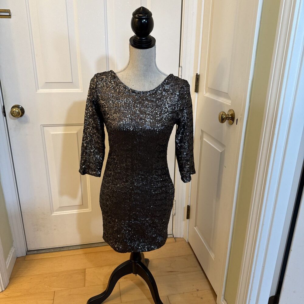 SEXY SILVER SEQUINS alberto makali Gray Longsleeved Body Con Dress Size 4